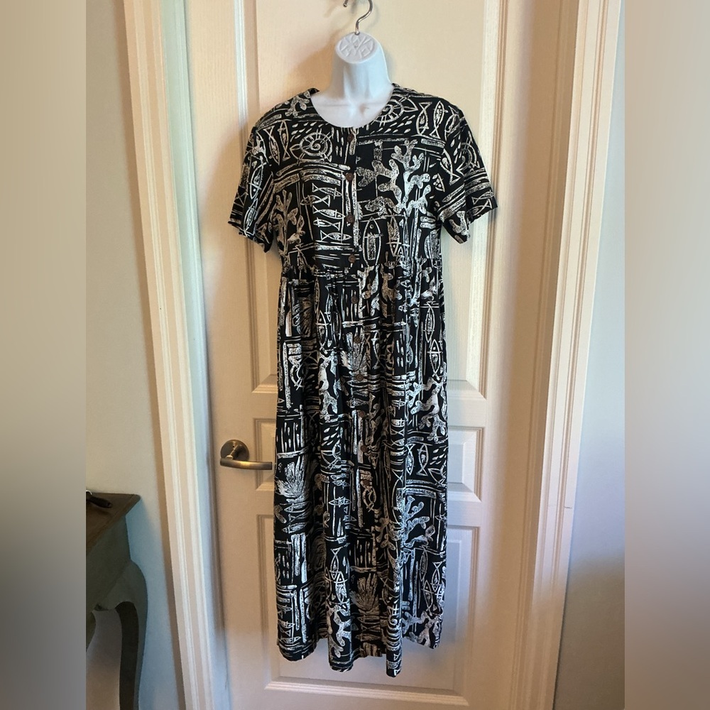 Hilo Hattie Black and White Maxi Dress